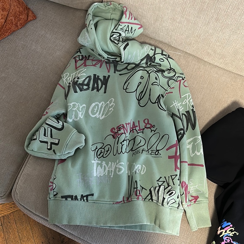 Zara BOys Hoodie size 8 good condition!
